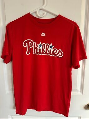 Majestic Phillies Red Tee with White & Navy Logo size Youth XL
